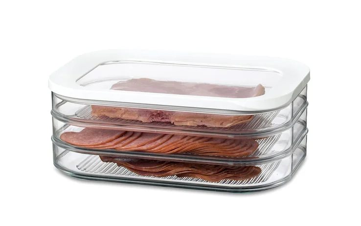 Plastmasas plēve ir pagājušā gadsimta palieka: tas ir labākais veids, kā saglabāt desas, lai tās nezaudētu savas īpašības un ilgāk uzglabātos.