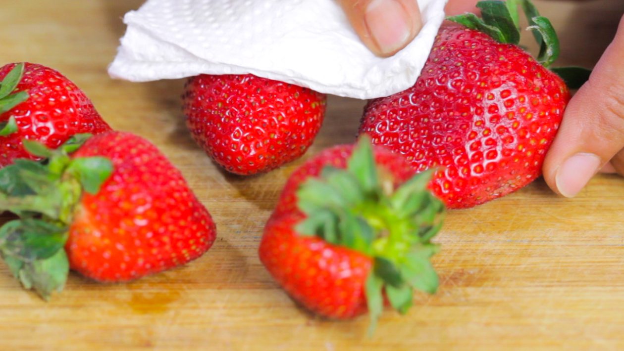 Store Strawberries Step 1 Version 3