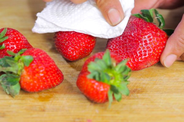Store Strawberries Step 1 Version 3