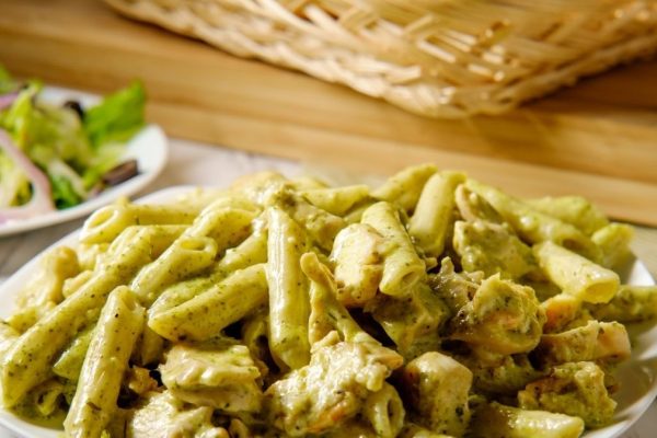 Es mēģināju Sicīlijā, tagad es regulāri daru. Pesto ideāli piemērots makaroniem un picai