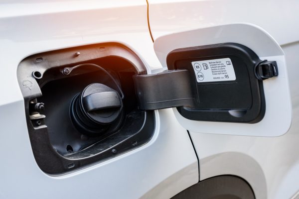 cars open gas tank