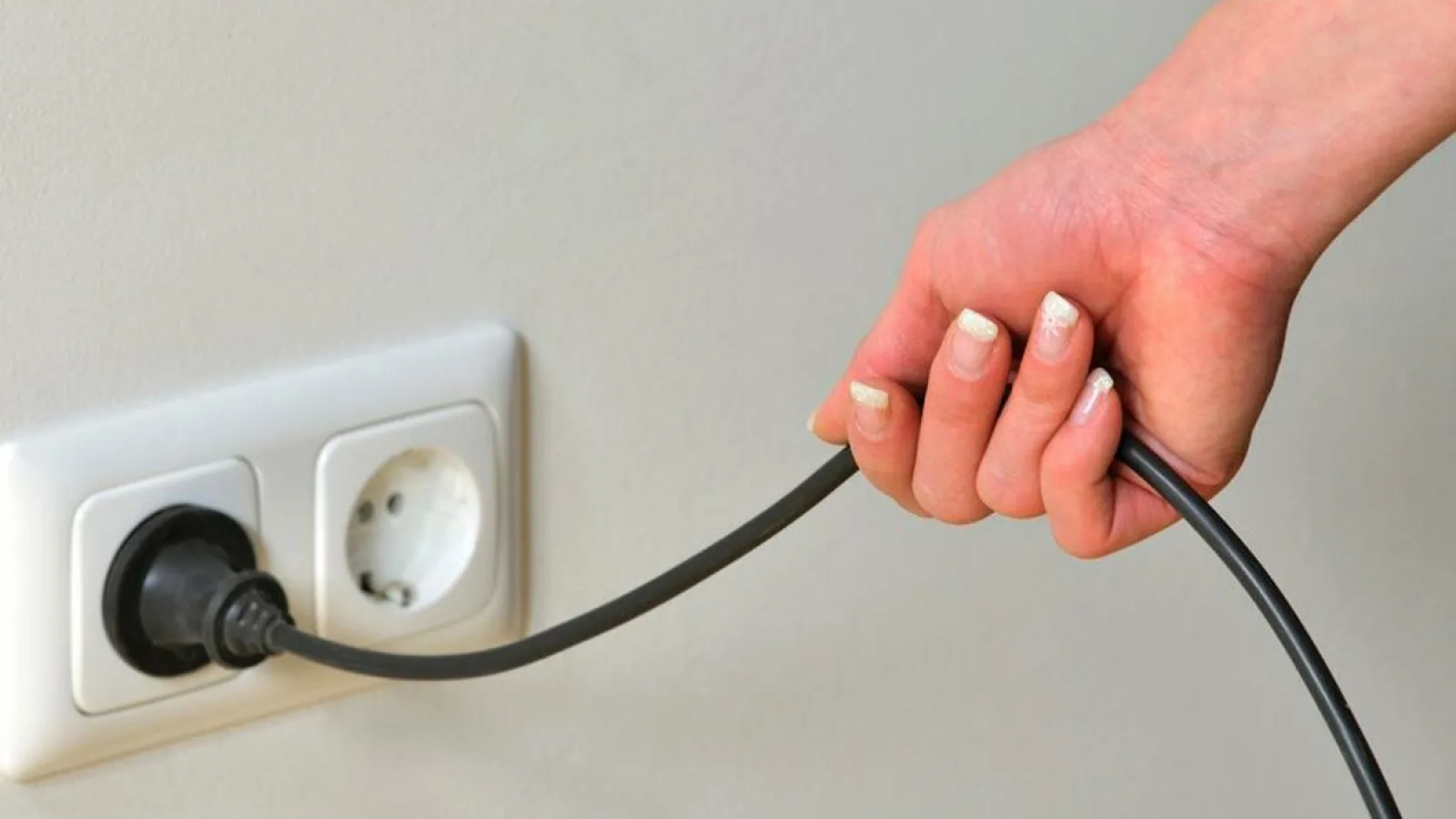 Ierīce, kuru neviens neizslēdz no tīkla, kad pārtrauc elektroenerģijas : tai draud neatgriezeniski bojājumi.