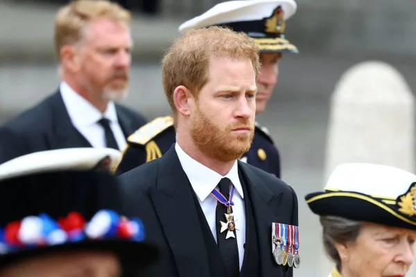 prince harry barred queen coffin salute 02